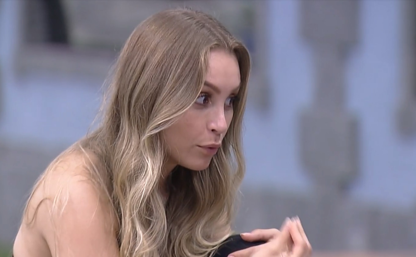 Carla Diaz acha que Sarah deu em cima de Arthur e é chamada de Mamacita 2.0