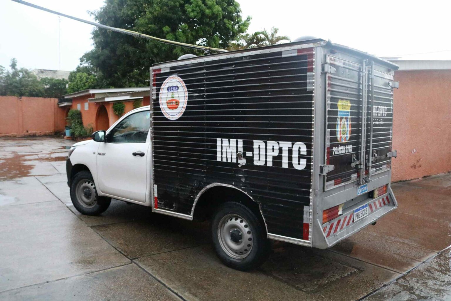 Detento morre em hospital após levar 5 tiros no meio de avenida em Manaus