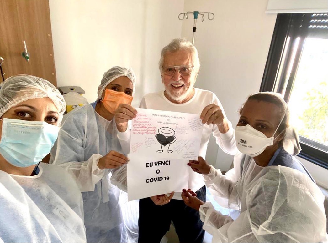 Carlos Alberto de Nóbrega se recupera da covid e recebe alta