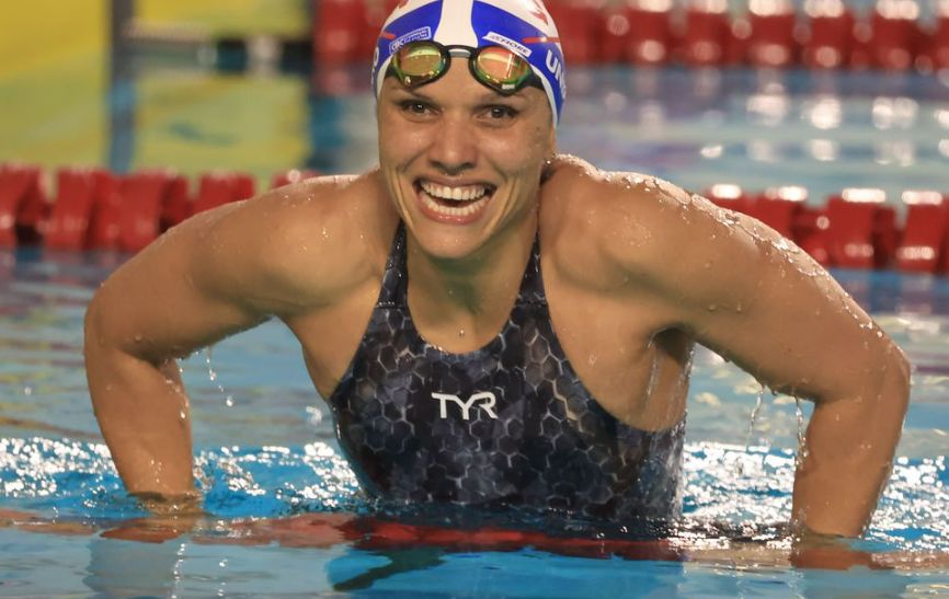 Carol Santiago é ouro em etapa do World Series de natação paralímpica