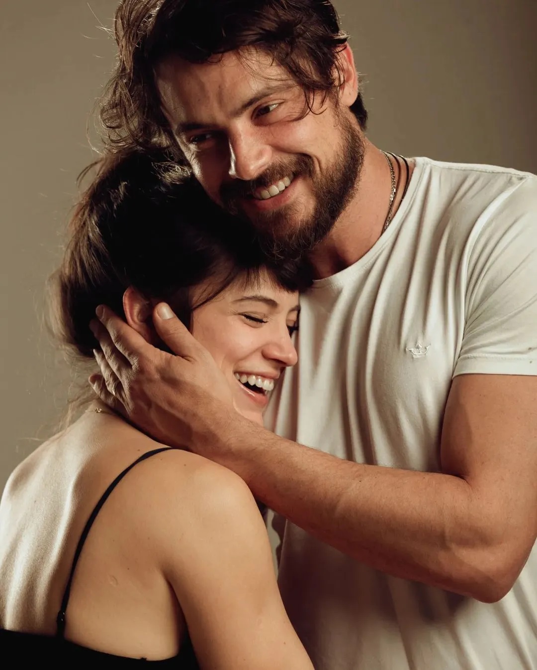 Ex-marido posta foto de Bianca Bin com Sérgio Guizé e se declara