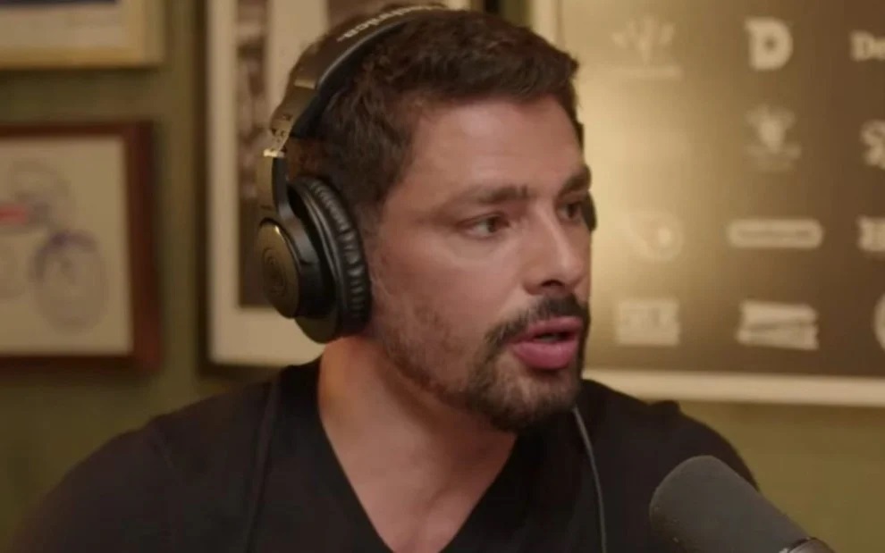 Cauã Reymond revela que passou fome nos EUA e foi preso por roubar comida