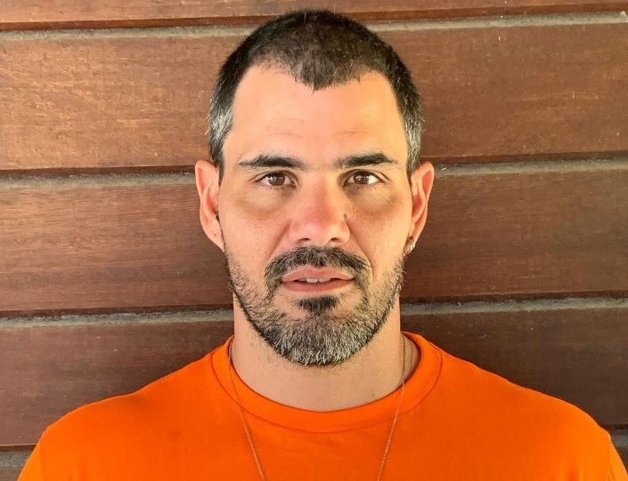 Juliano Cazarré se nega a tomar vacina e Globo pode tirá-lo de novela