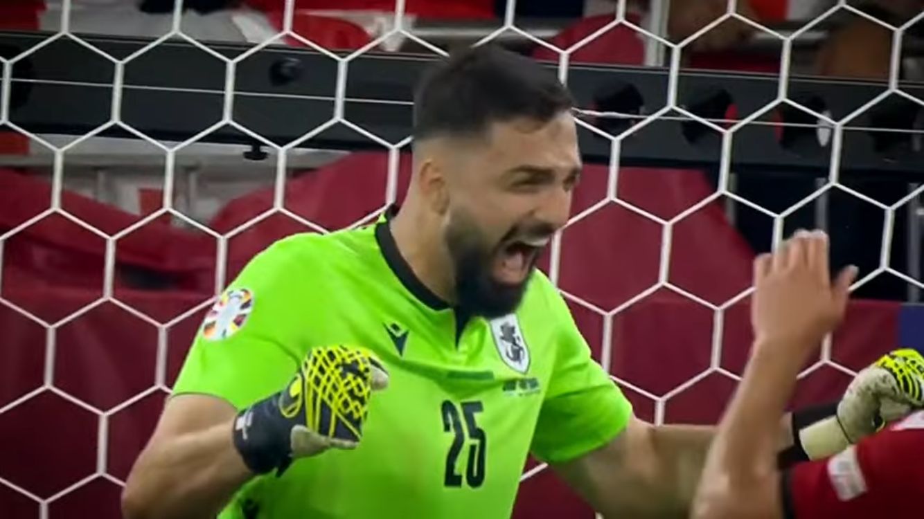 Liverpool avança em negociação para contratar goleiro do Valencia que se destacou na Eurocopa