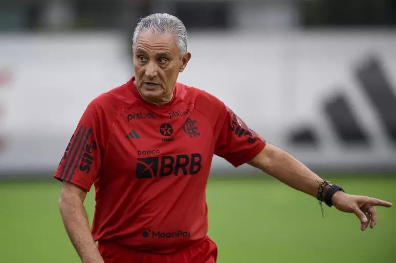 Flamengo espera Rossi 'voando' em 2024 após ano instável dos goleiros