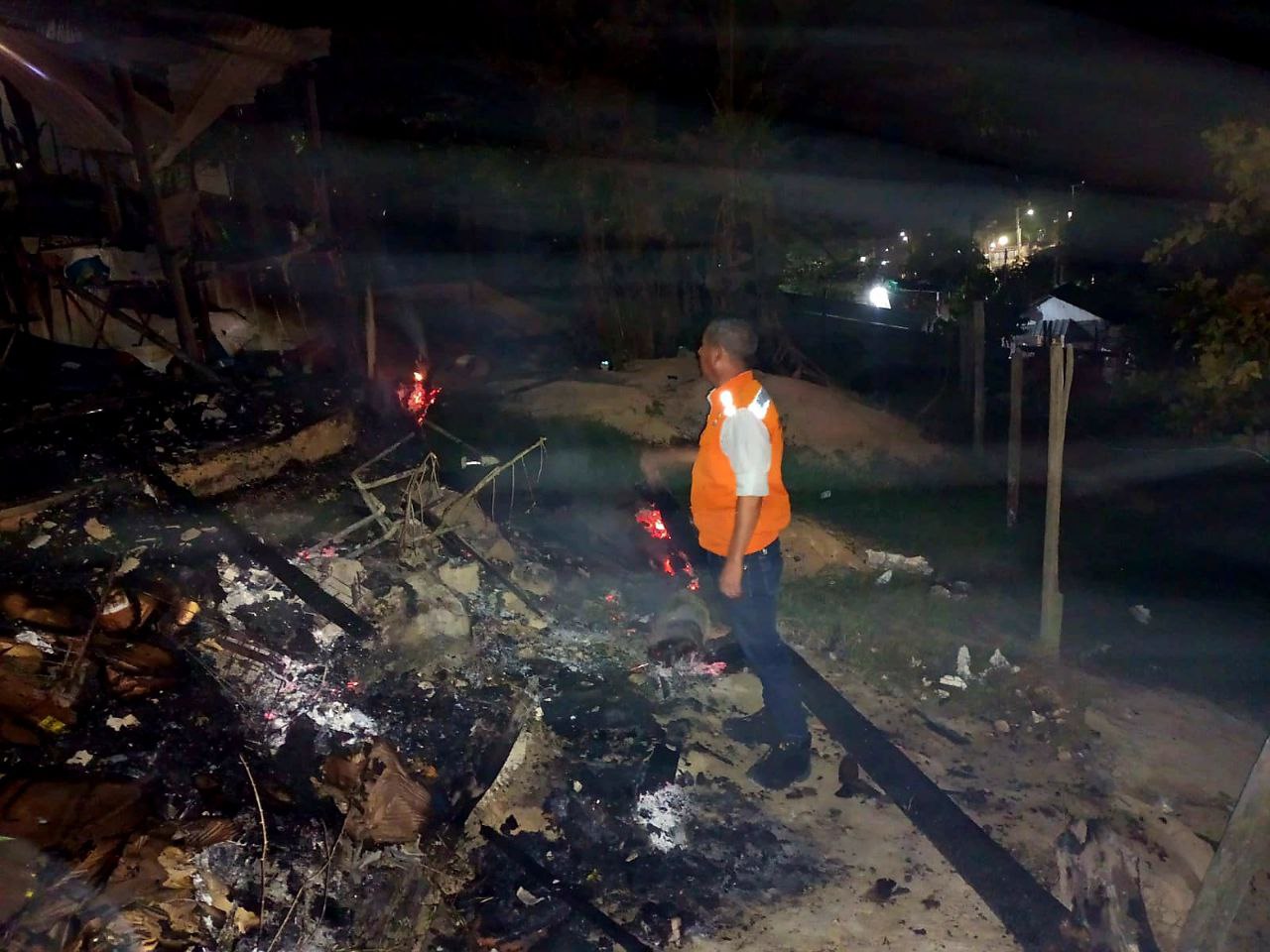 Vítimas de incêndio no Nova Cidade são atendidas pela Prefeitura