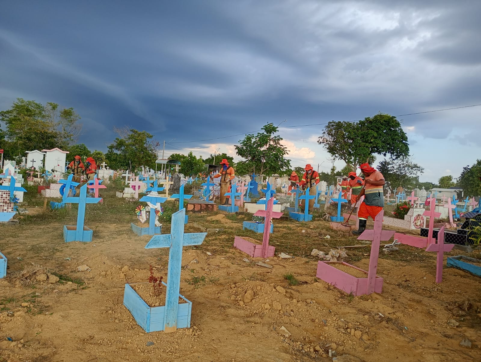 Cemitérios de Manaus terão missas e cultos no Dia dos Pais