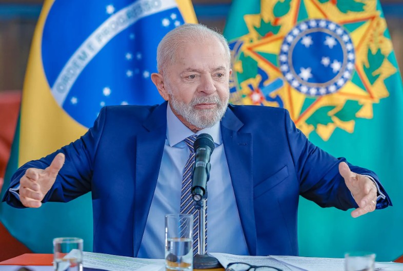 Lula prepara ofensiva para expor Bolsonaro como pai do tarifaço de Trump