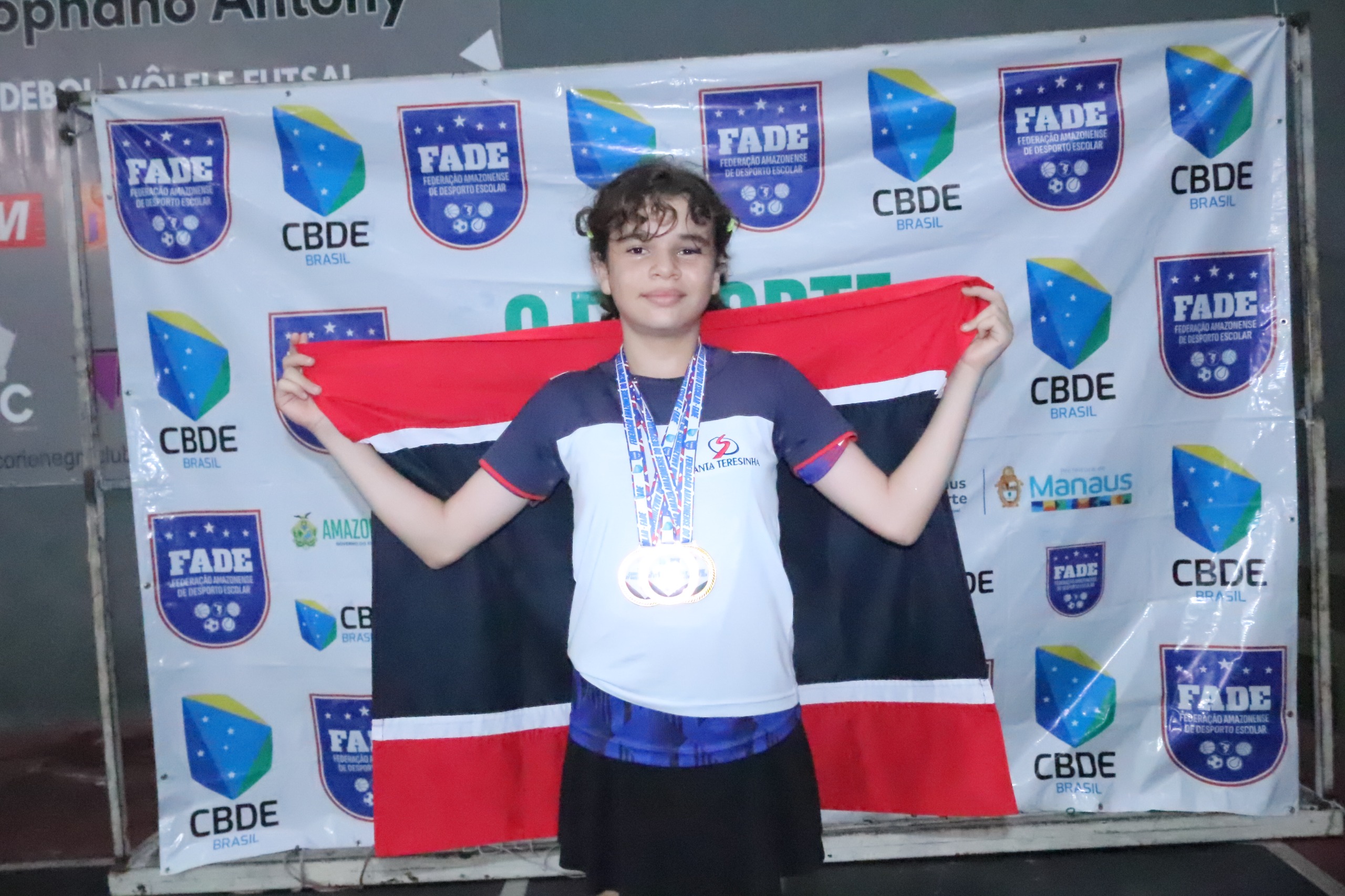 Com três ouros, Emilly Carolinne Ferreira brilha no Amazonense de Badminton