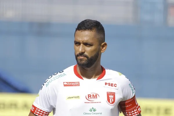 Princesa do Solimões anuncia renovação com o zagueiro Eric para 2024