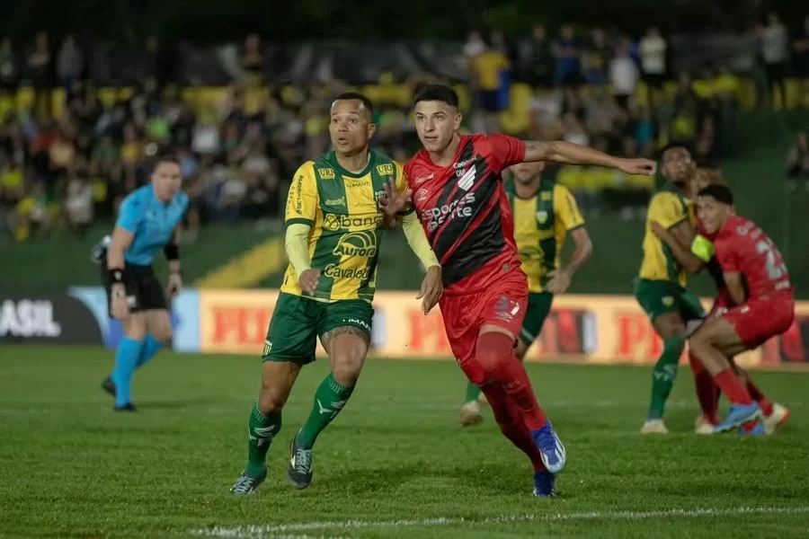 Azarões endurecem jogos contra grandes da Série A na Copa do Brasil