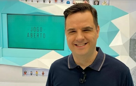 Jornalista da Band, Chico Garcia é internado com covid-19