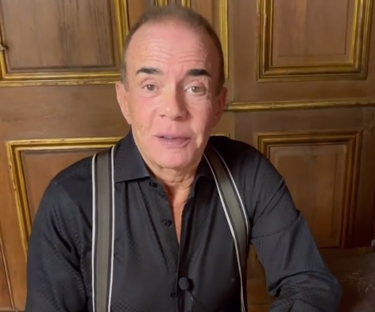 Após 10 cirurgias, Chiquinho Scarpa é transferido de hospital de ambulância