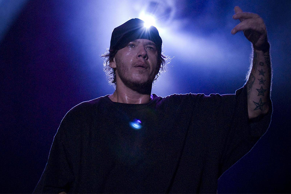 Documentário sobre Chorão do Charlie Brown Jr. estreia no Cine Casarão   