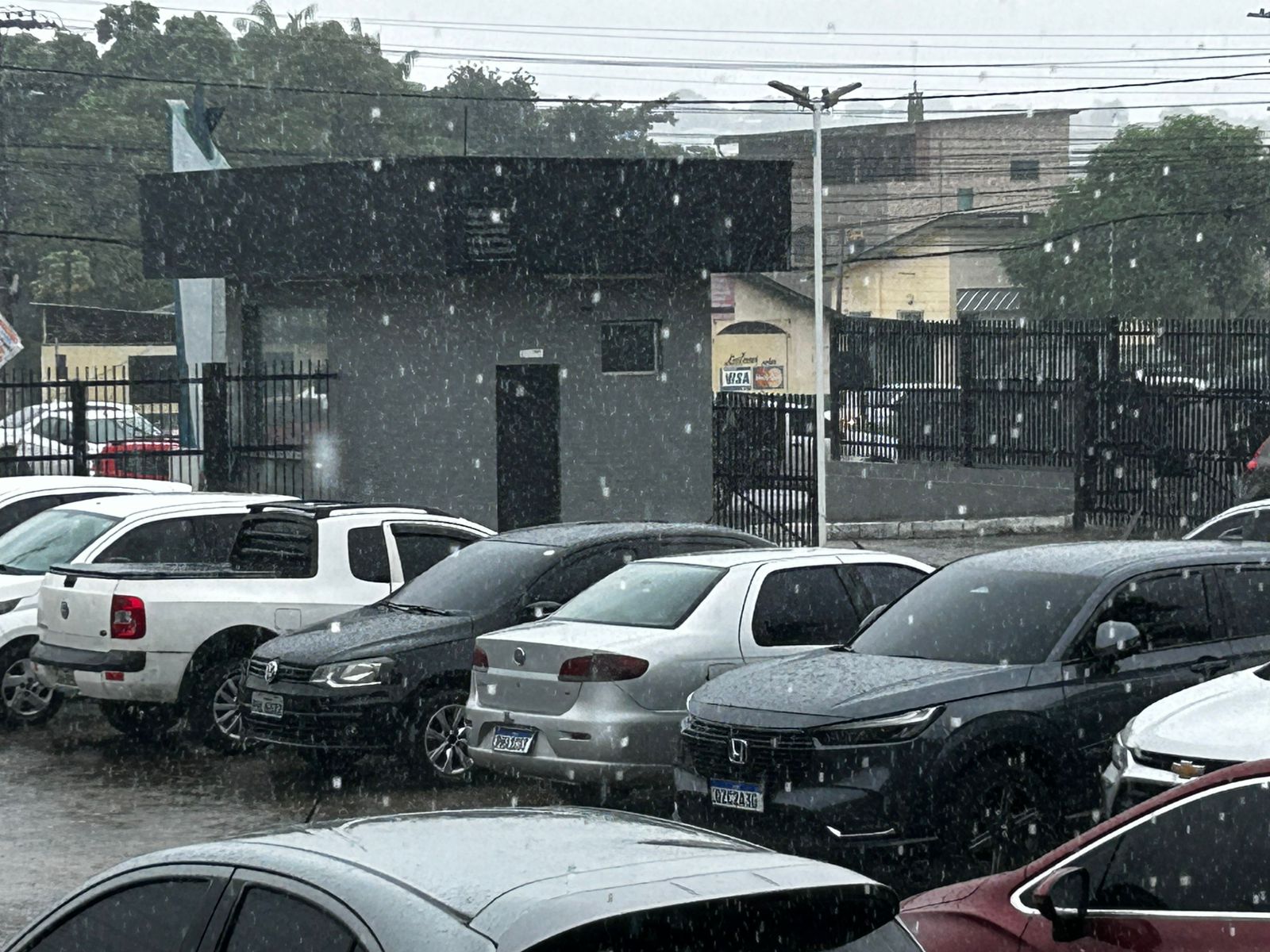 Fevereiro inicia com risco de temporais e alerta de desastres em Manaus