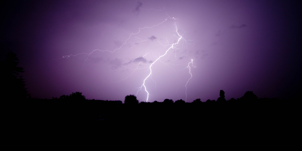 Amazonas é líder no país em mortes por queda de raios: veja como prevenir