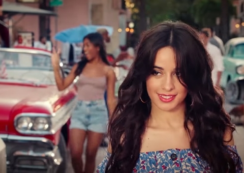 Divulgadas primeiras imagens de Camila Cabello como Cinderela