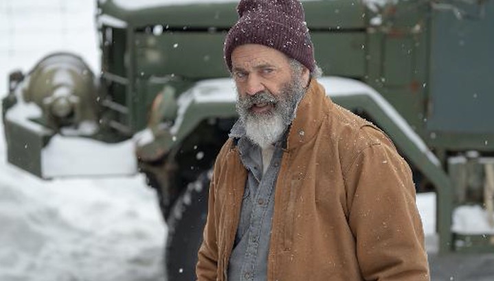 Papai Noel enfrenta assassino no trailer da comédia Fatman