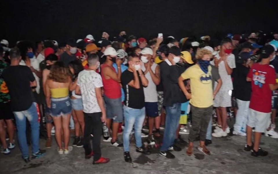 Festa clandestina com 500 pessoas é interrompida pela polícia em São Paulo