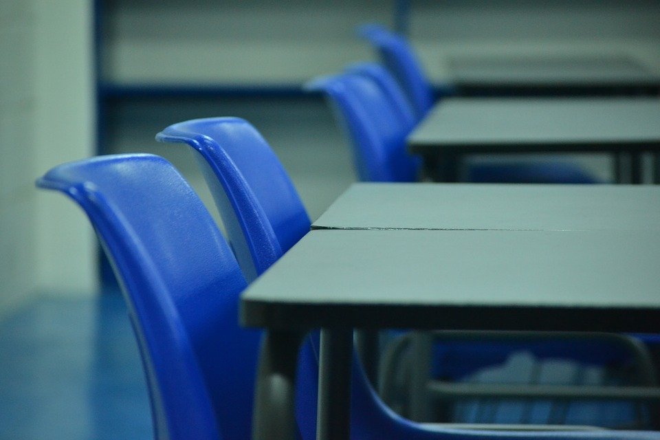 Professor é preso por estuprar aluna de 10 anos dentro de escola em Manaus