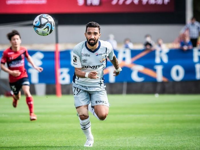 Sem resposta do Fluminense, atacante Clayson acerta volta ao Cuiabá