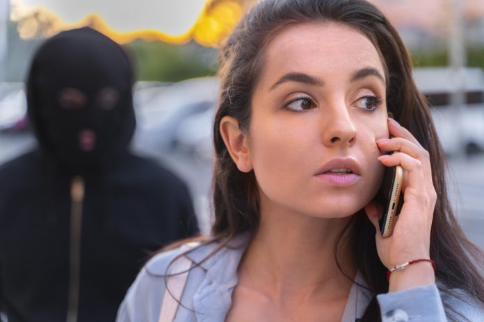 Roubar e alegar que agiu em legítima defesa são condutas incompatíveis