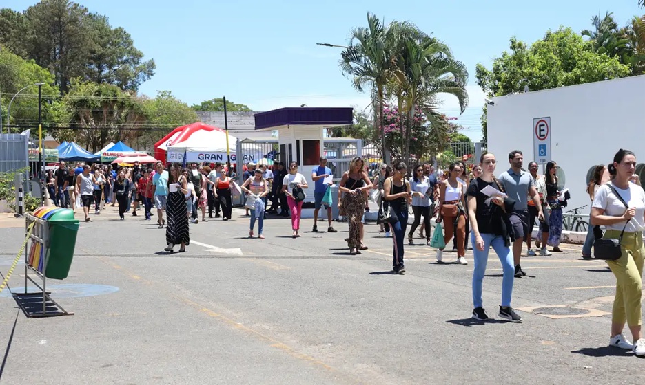 CNU 2025: 42,4 mil candidatos realizam prova discursiva neste domingo 