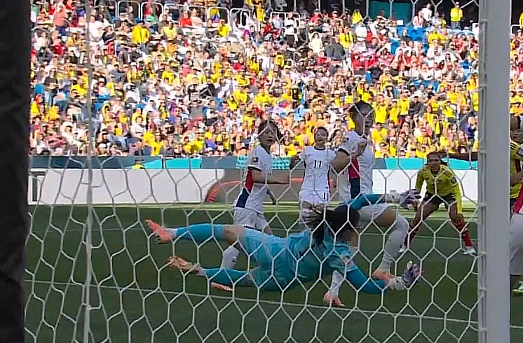 Linda Caicedo, 18, brilha na estreia da Colômbia, faz gol e confirma expectativas