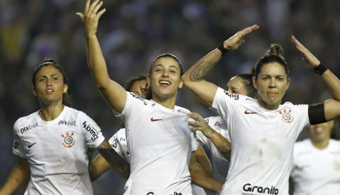 Arthur Elias conta com atletas de confiança por fim glorioso no Corinthians