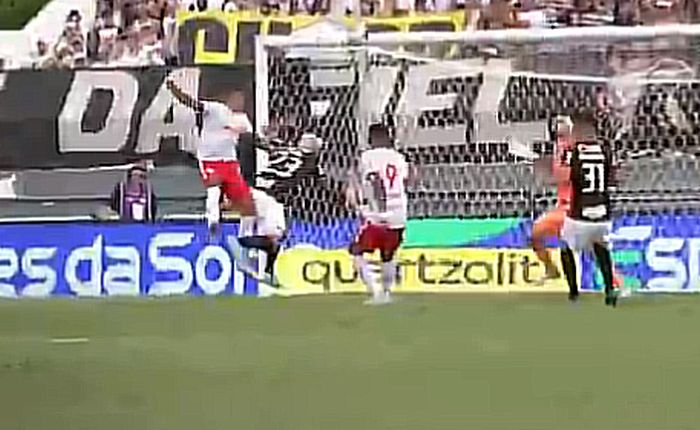 Artur marca, Bragantino domina e vence Corinthians na estreia de Lázaro