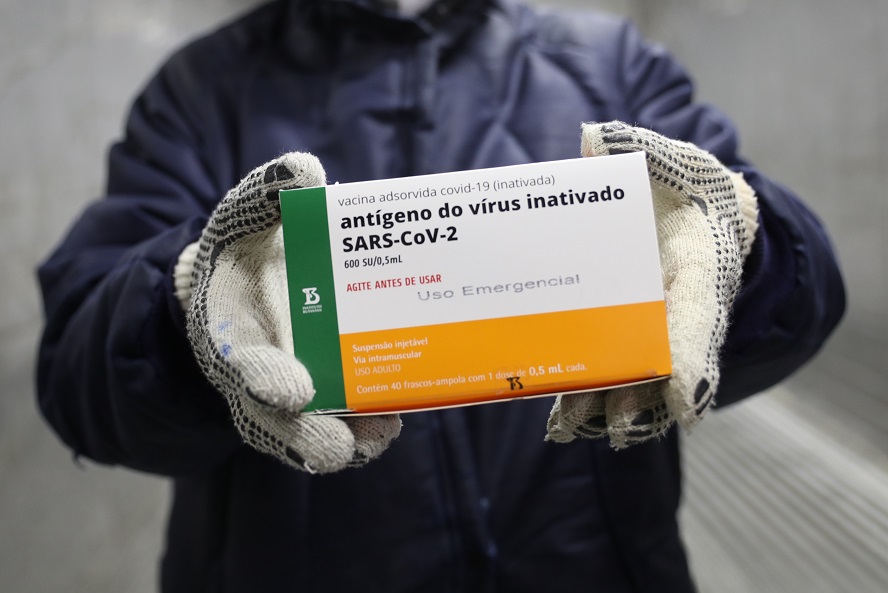 Vacinas Coronavac e Oxford são eficazes contra variante do Amazonas