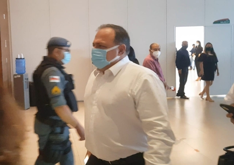 Pazuello chega a Manaus para definir estratégias contra avanço da Covid-19