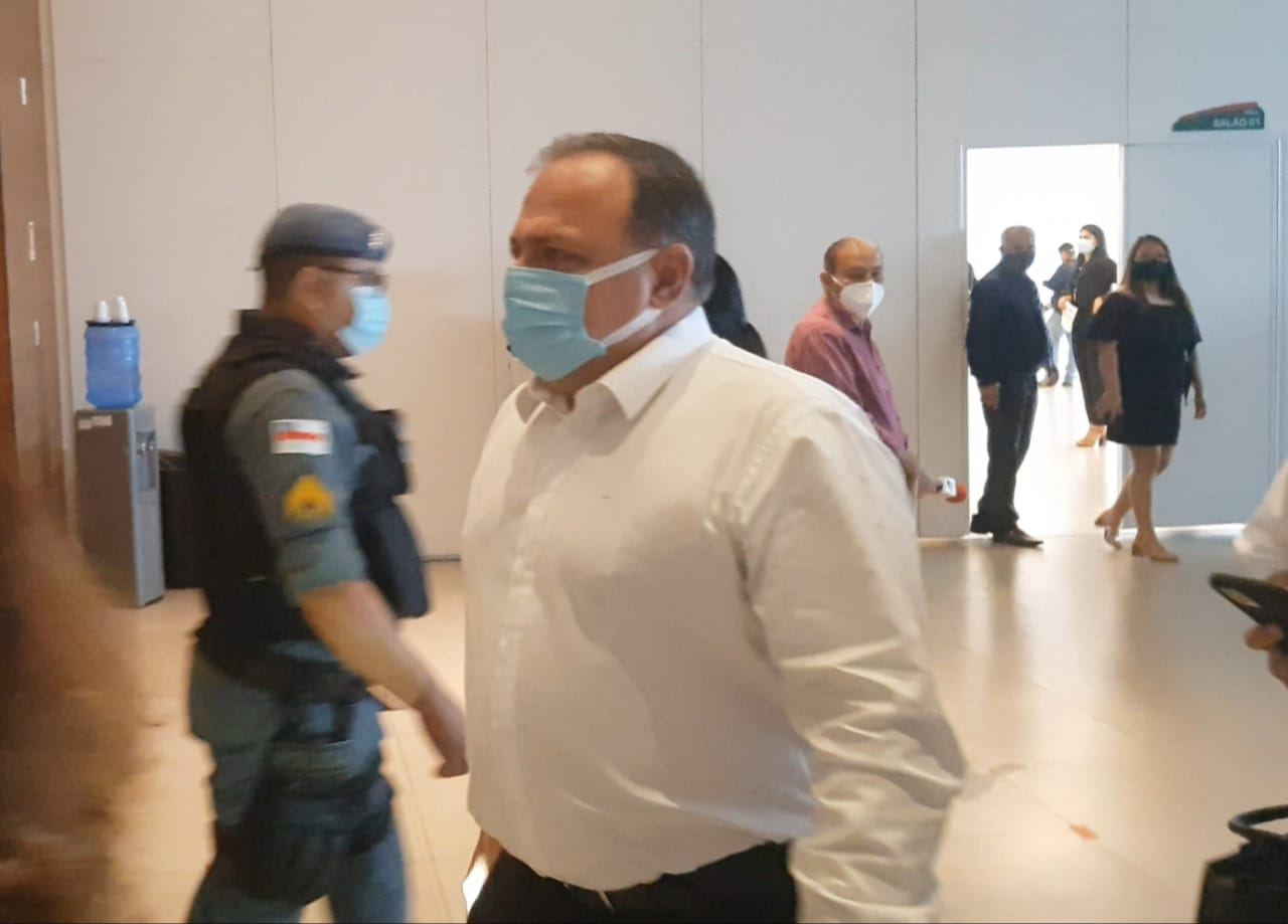 Pazuello chega a Manaus para definir estratégias contra avanço da Covid-19