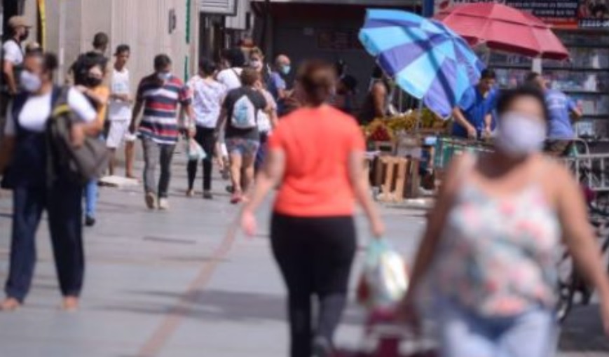 Brasil chega a 15,19 milhões de casos e 422,3 mil mortes por covid-19