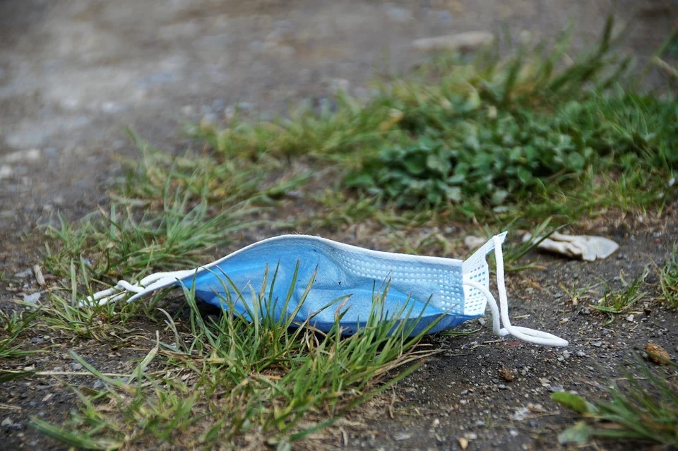 Pandemia está se deslocando para faixas etárias mais jovens, aponta Fiocruz