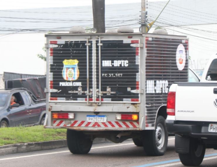 Corpo de mulher é achado em decomposição dentro de apartamento em Manaus