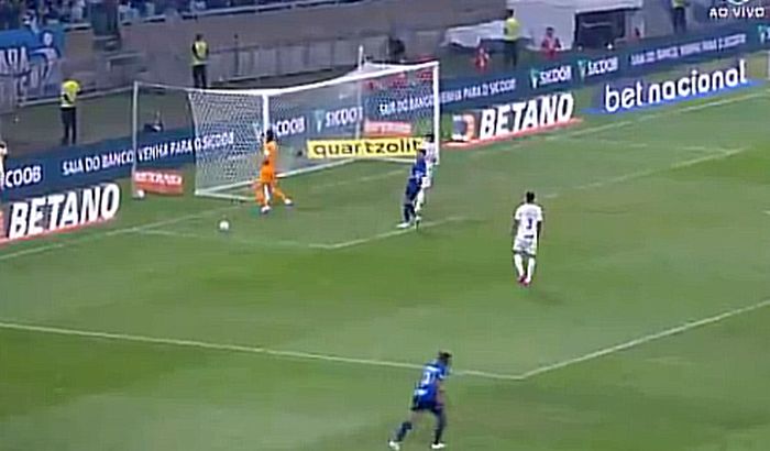 Mosquito marca no último minuto e Corinthians arranca empate com Cruzeiro