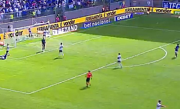 Cruzeiro e Coritiba empatam sem gols em jogo com goleiros como destaque