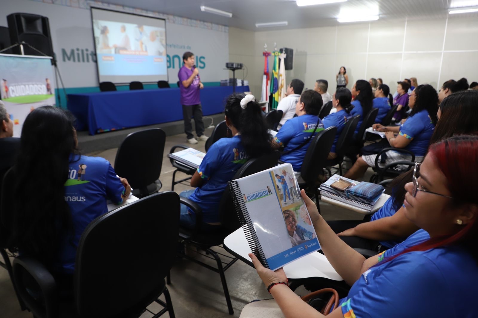Curso gratuito de Cuidador de Idoso abre inscrições com 100 vagas em Manaus