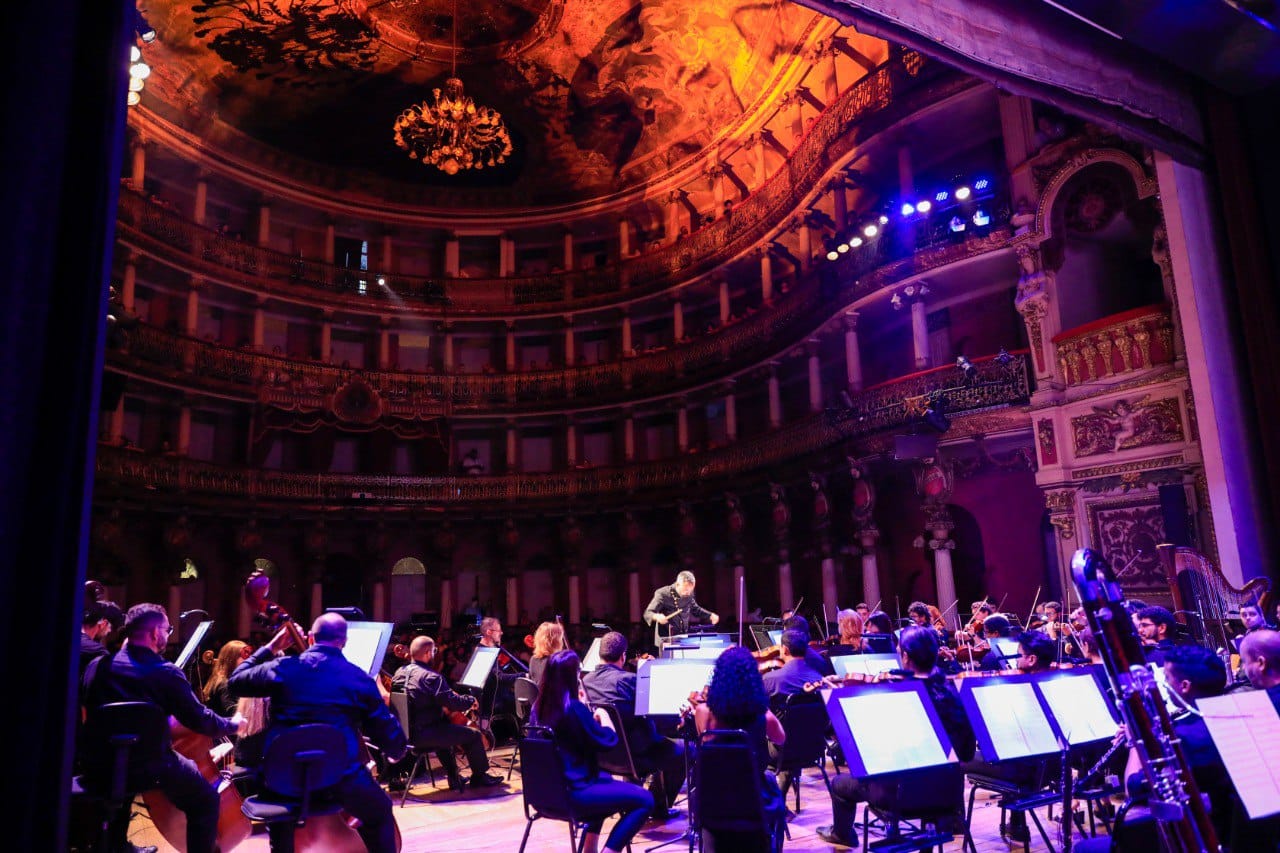 Teatro Amazonas tem espetáculo em homenagem ao Dia do Músico