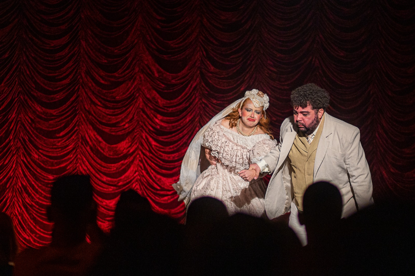 Teatro Amazonas tem duas apresentações de 'Cabaré Chinelo' nesta sexta