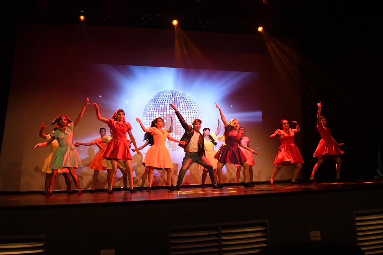 Corpo de Dança da Liga apresenta Mamma Mia! no Teatro Amazonas