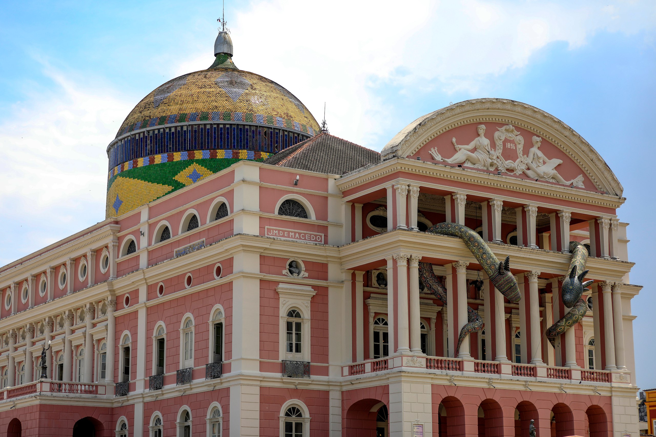 Teatro Amazonas é indicado a prêmio e pode ser eleito o melhor do Brasil