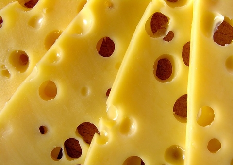 Queijo é aliado contra a insônia, diz especialista