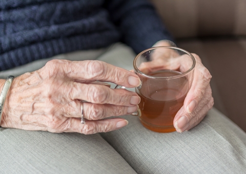 Beba este chá 5 vezes ao dia e melhore a atividade do cérebro