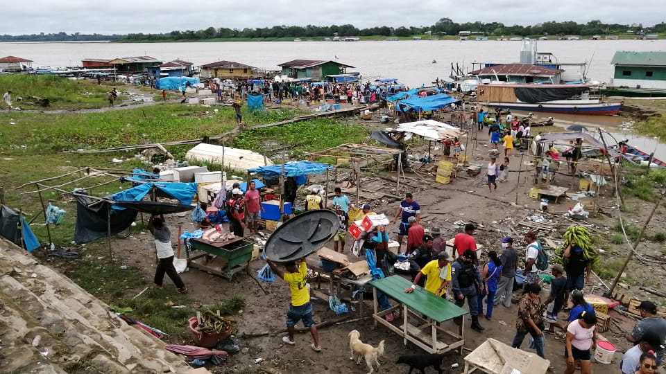 Ambulantes que atuam na orla de Tabatinga são remanejados no Amazonas