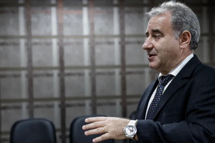 Banco BMG deve restituir valor a cliente que após solicitação de empréstimo