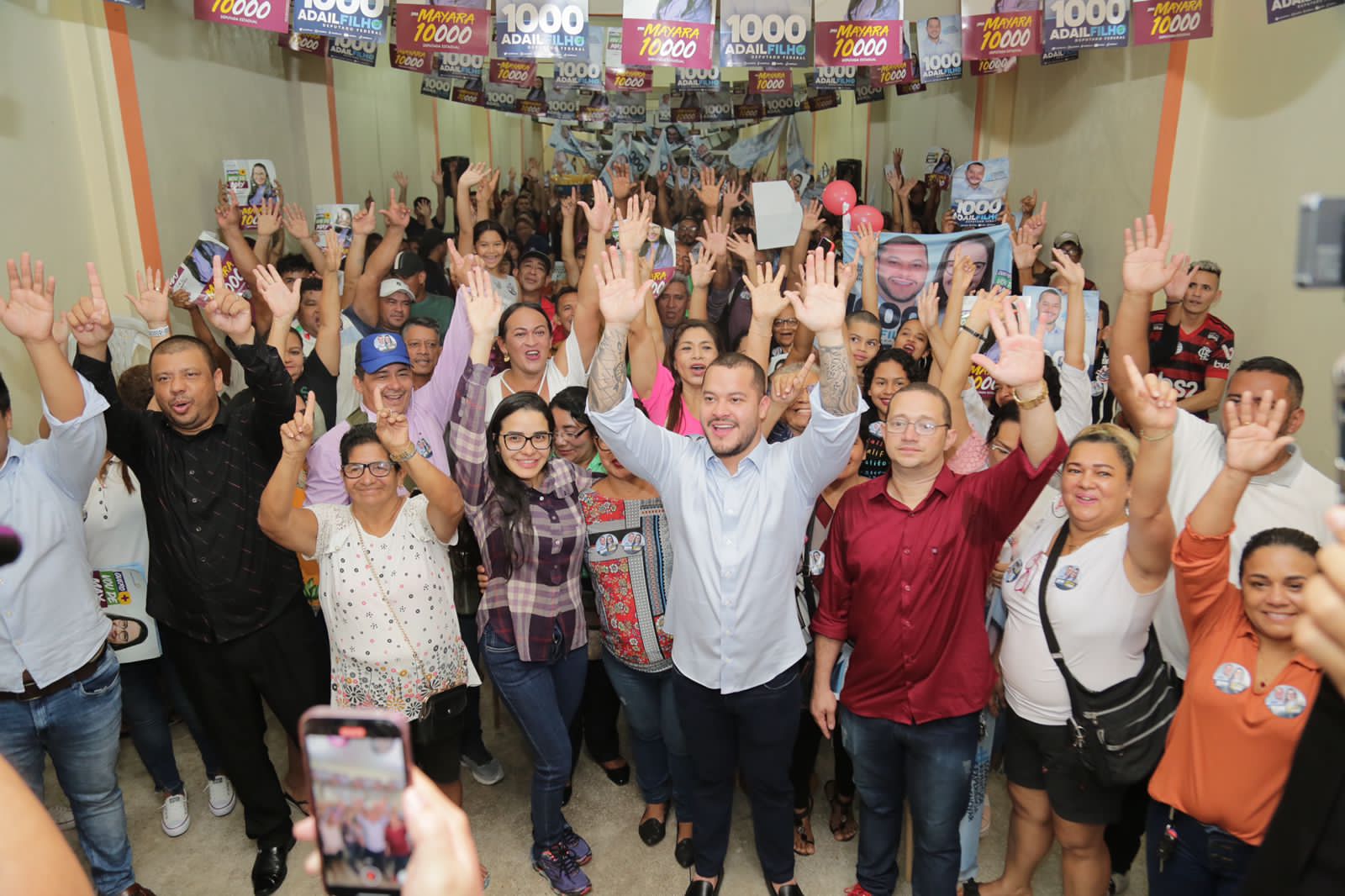 Adail Filho e Mayara cumprem agenda na zona Sul de Manaus