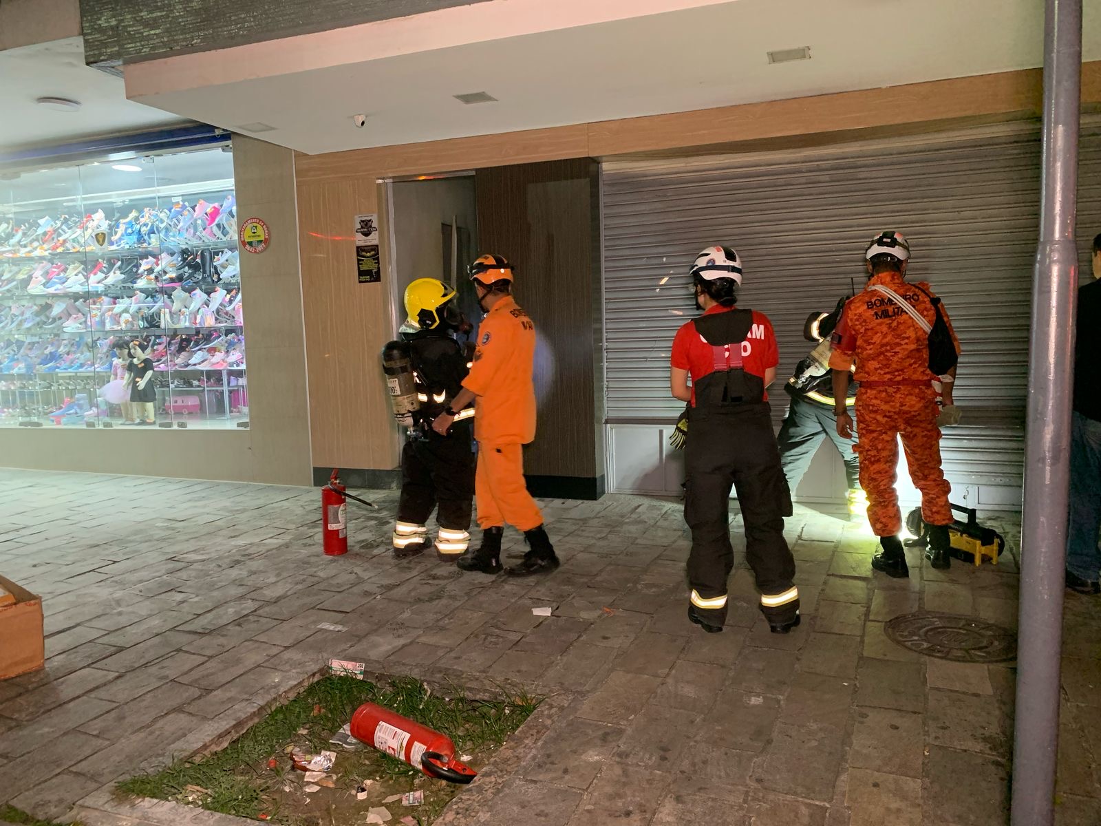 Princípio de incêndio atinge loja Shop do Pé no centro de Manaus