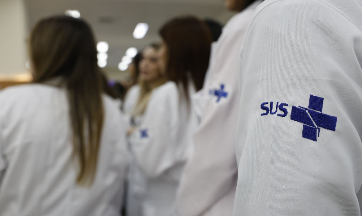 Ministério da Saúde anuncia 3,4 mil bolsas de residência em saúde